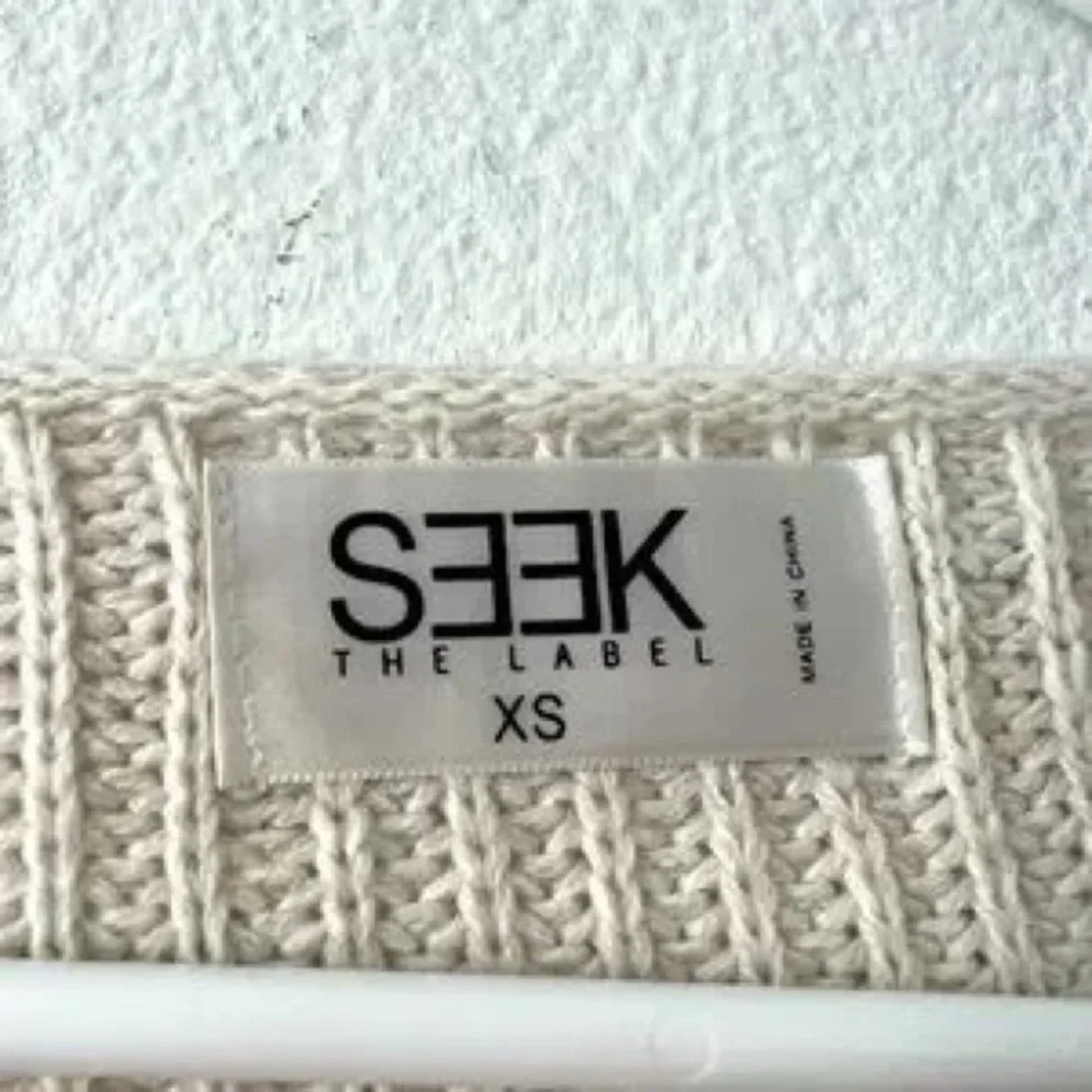 SEEK THE LABEL WHITE LACE UP CORSET SWEATER SIZE XS 100% ACRYLIC🤍